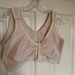 Isavela  post op bras